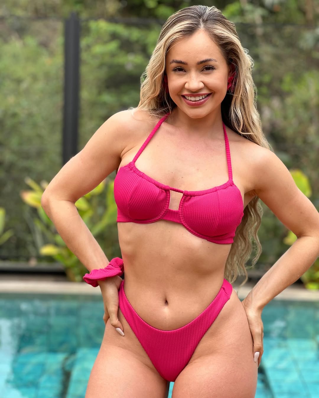 Conjunto Biquíni + Saída de Praia GRÁTIS
